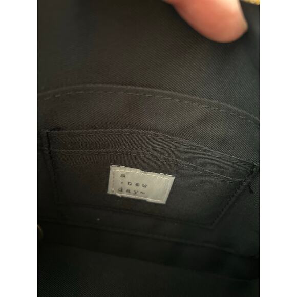 A New Day Target Women Holiday Clutch Purse Bag Wristlet Faux Leather Black NWOT - Picture 5 of 6